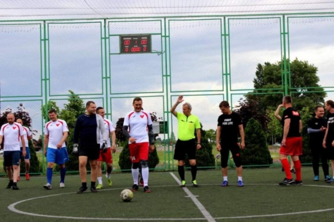 У Черкасах провели товариський матч у пам`ять загиблих від СНІДу (фото, відео)