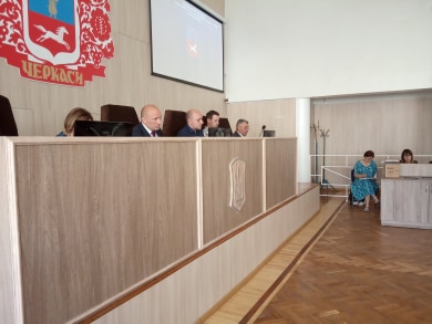 Черкаські депутати зібралися на земельну сесію