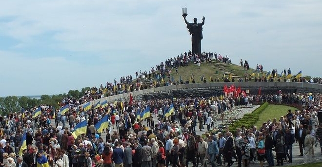 Мітинг, хода та концерти: план заходів на пам`ятні дні у Черкасах