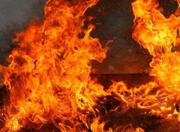 У Черкасах в пожежі врятували жінку (фото)
