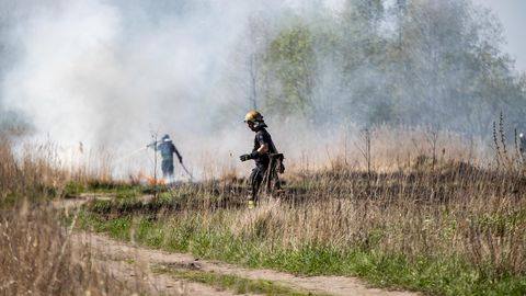У Черкасах сталася масштабна пожежа сухої трави