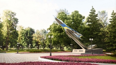 У Черкасах реконструюють пам`ятник “Літак” (фото)