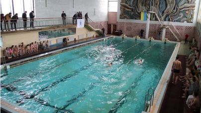 У Чорнобаї за бюджетні кошти реконструюють басейн