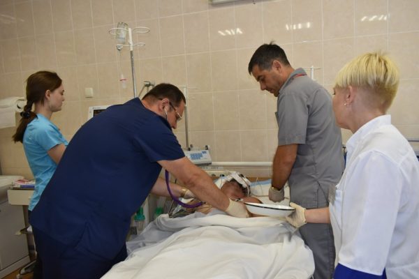 На межі життя: у Дніпрі рятують тяжко пораненого бійця з Черкас