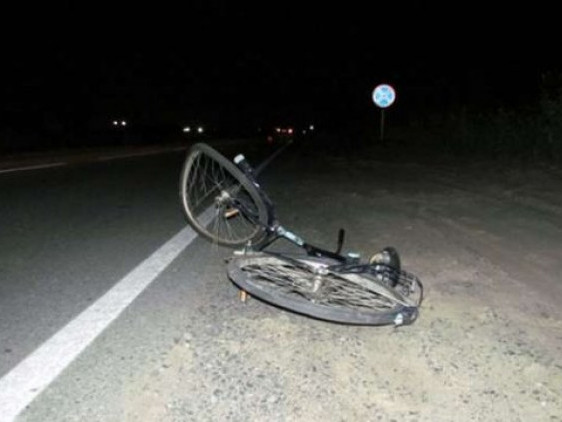 У Черкасах маршрутка на швидкості збила велосипедиста