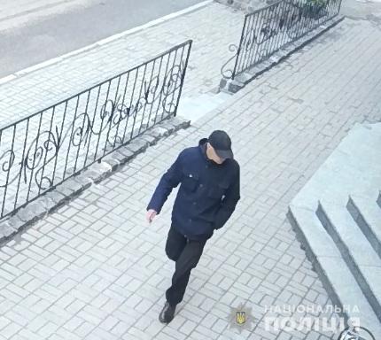 Поліція оприлюднила фоторобот ймовірного нападника на Вадима Комарова (фото)