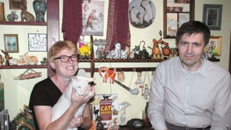 Черкаське подружжя 17 років колекціонує котів з усього світу