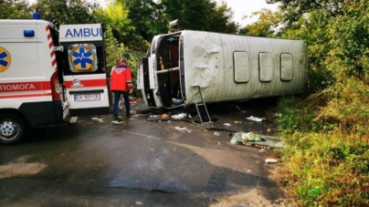 На Черкащині перекинувся автобус ПАЗ (фото)