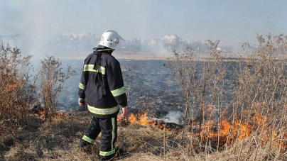 На Черкащині через спалювання сміття горіли споруди