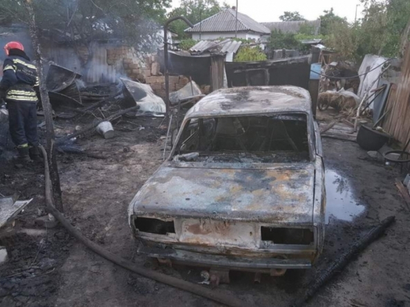 На Черкащині пожежа знищила домашню птицю та врожай