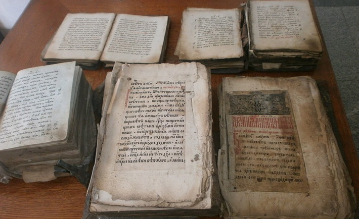 Справжній скарб – старовинні церковні стародруки – подарували черкаському музею