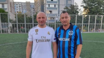 Представники Черкаської міськради зіграли у футбол з командою мікрорайону Митниця