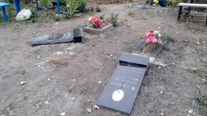 На Золотоніщині підлітки пошкодили 15 пам’ятників на кладовищі (фото, відео)