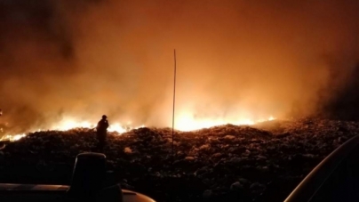 На Черкащині боролися з двома масштабними пожежами на сміттєзвалищах (відео)