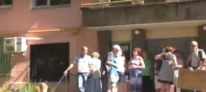 У Черкасах сусіди боронили жінку з інвалідністю від співвласників квартири (відео)