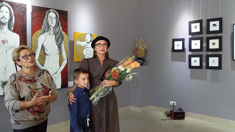 Проблеми в раю: у Черкасах відкрилася виставка Тетяни Черевань