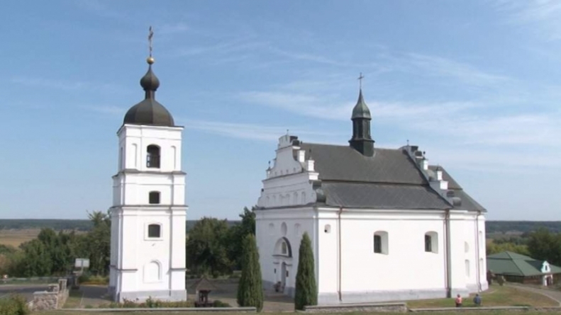 В Іллінській церкві у Суботові почалися археологічні дослідження (відео)