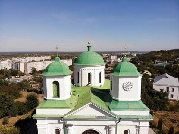 Красу Успенського собору з висоти у Каневі показали у мережі (фото)