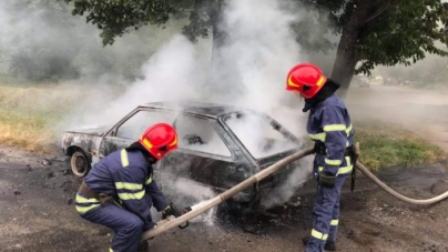 Два автомобілі горіли на Черкащині: один з них було підпалено (відео)