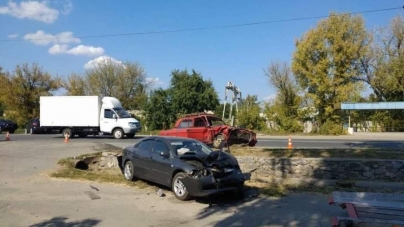 На Черкащині зіткнулися два автомобілі: водій у лікарні