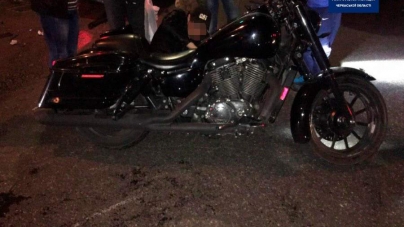 У Черкасах водій автомобіля збив мотоцикліста (фото)