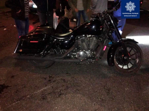 У Черкасах водій автомобіля збив мотоцикліста (фото)