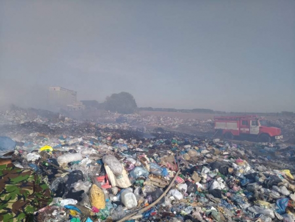 На Черкащині горіли два сміттєзвалища (фото)