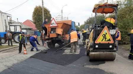 Ямковий ремонт вулиці Гоголя розпочали у Черкасах (фото)