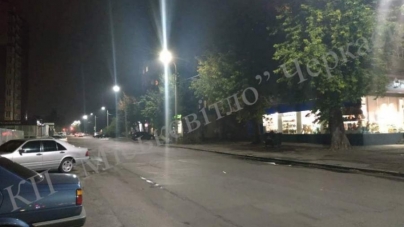 Чергова вулиця у Черкасах засяяла новими світильниками