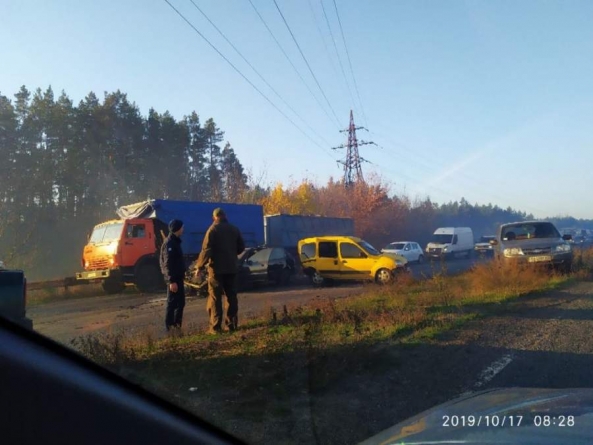 Вранці на трасі під Черкасами сталися три ДТП