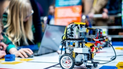 Черкаських школярів безкоштовно навчатимуть складати роботів
