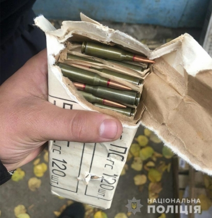 На Черкащині чоловік незаконно зберігав набої до автомата Калашникова