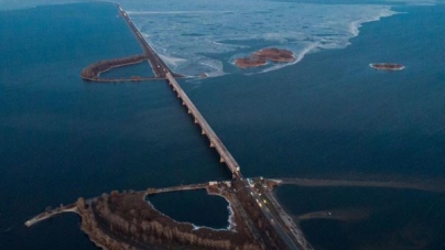 Дніпро біля Черкас почав замерзати (фото)