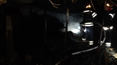 У Черкасах в пожежі згоріли дрова (фото)
