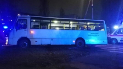 У Черкасах сталася ДТП за участі маршрутки: стали відомі подробиці