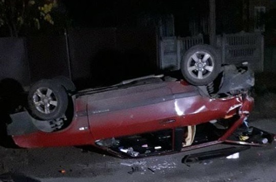 Внаслідок ДТП в Каневі перевернулася автівка (фото)
