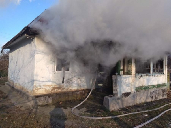 На Черкащині підпалили житловий будинок (фото, відео)