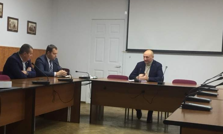 Мер Черкас дав доручення розробити нову програму із вивозу негабариту в Черкасах