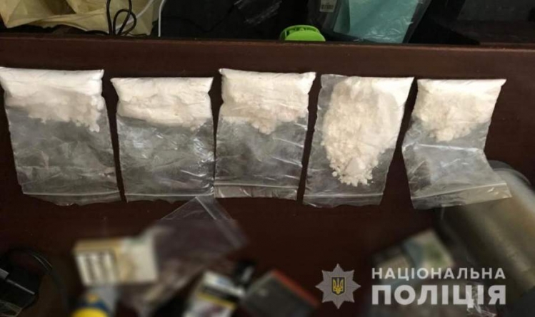 У Черкасах затримали наркодилера, який розповсюджував кокаїн