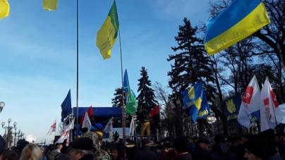 Черкаські “батьківщинівці” взяли участь у Всеукраїнській акції проти розпродажу землі