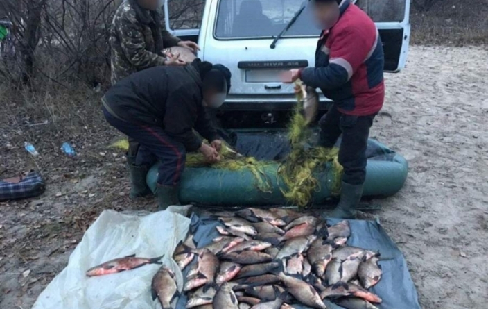 Біля Канева затримали рибного браконьєра