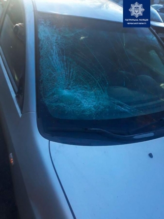 У Черкасах автівка збила 18-річного юнака