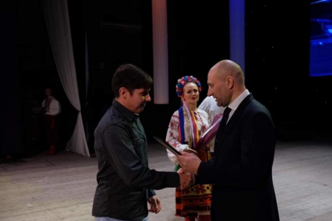 Анатолій Бондаренко привітав енергетиків з професійним святом