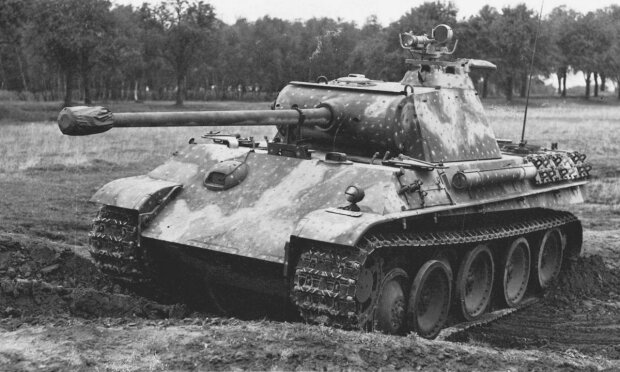 На Черкащині на дні водойми лежить німецький танк
