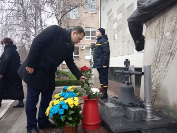 У Черкасах вшанували ліквідаторів аварії на Чорнобильській АЕС (фото)