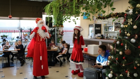 Черкаські «батьківщинівці» привітали з Днем Святого Миколая категорійних дітей