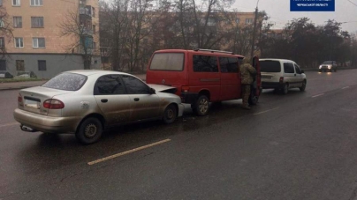 В двох ДТП у Черкасах постраждало шість автомобілів (фото)