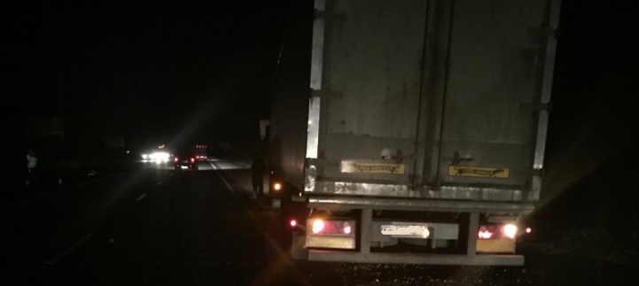 На Канівщині кабіна вантажного автомобіля впала водієві на руку