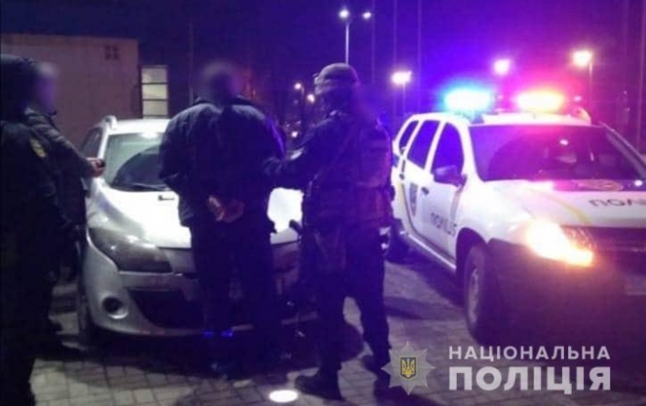 У Черкасах вимагачі заволоділи автомобілем жителя Київщини та змусили його написати боргову розписку