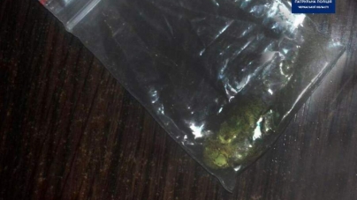 У Черкасах затримали чоловіка з наркотичними речовинами (фото)